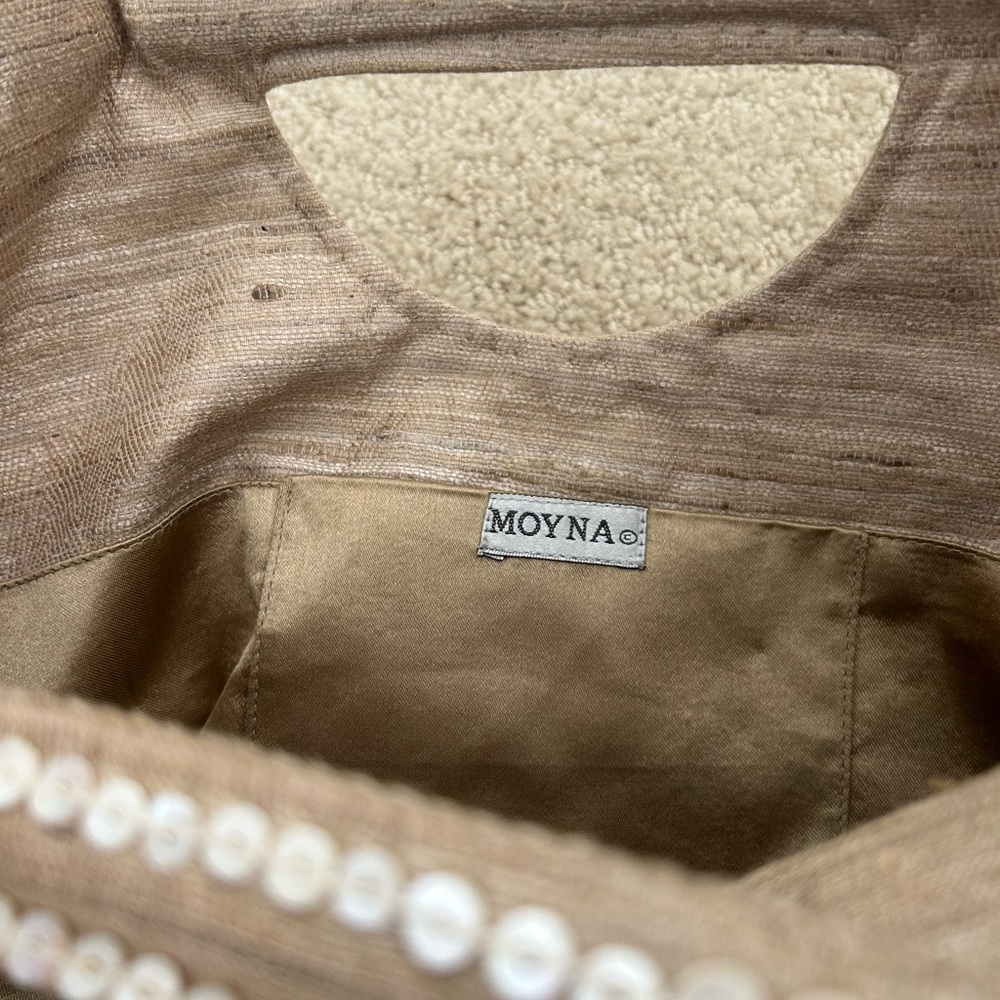 Beaded Floral Handheld Clutch Bag in Beige Linen - Picture 7 of 9